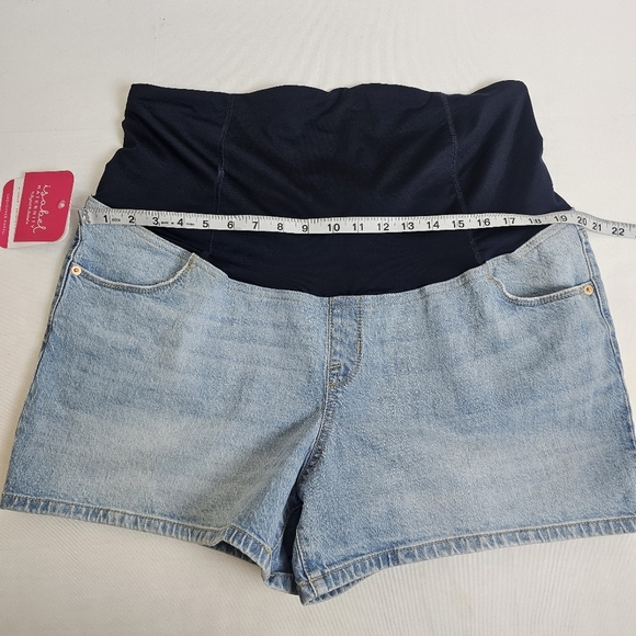 Ingrid & Isabel Crossover Panel Maternity Denim Blue Jean Shorts Size 33 - Picture 7 of 9